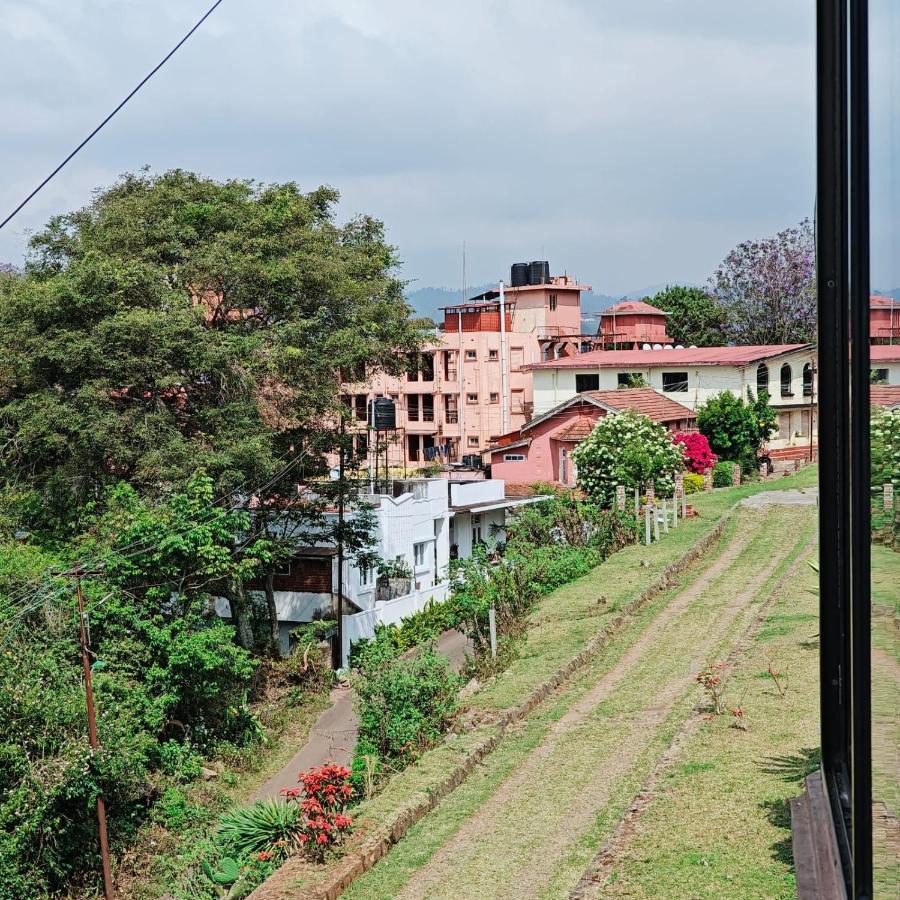 Bed and Breakfast Camellia Heights 1&2 Coonoor Zewnętrze zdjęcie